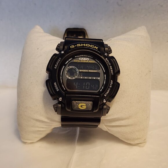 Casio G Shock Black and gold good to great shape - Picture 1 of 11